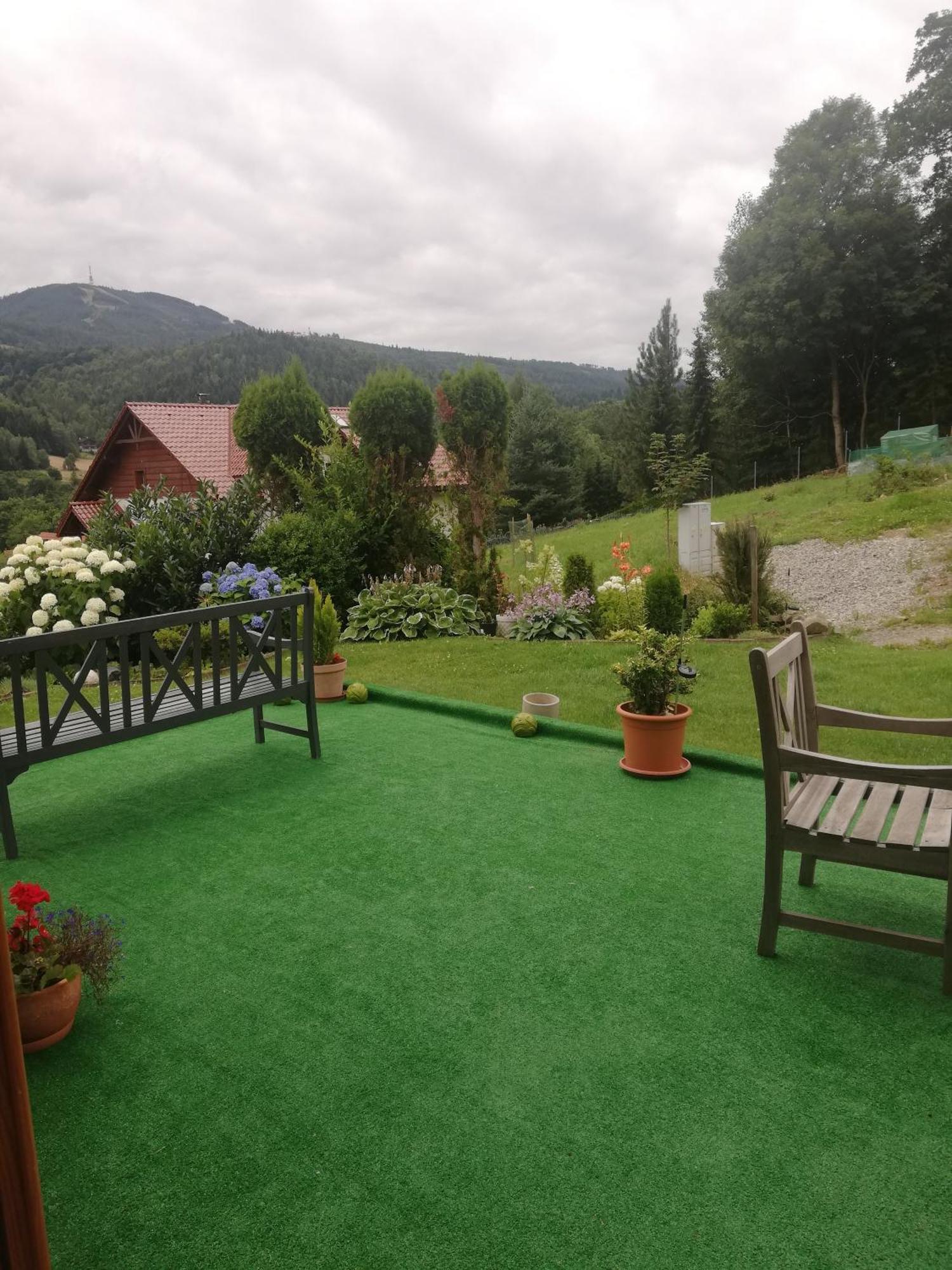 Pokoje Goscinne U Joli Щирк Екстериор снимка
